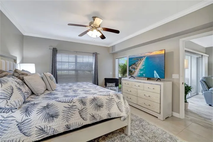 3015  Horizon  LN, Naples, FL 34109