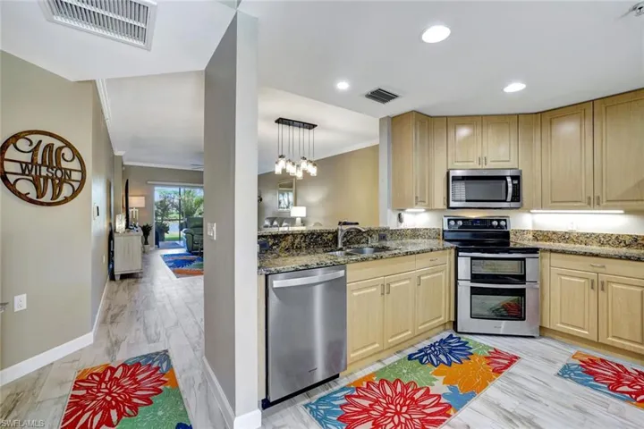 3015  Horizon  LN, Naples, FL 34109