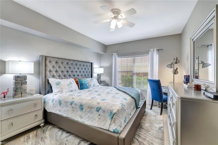 3015  Horizon  LN, Naples, FL 34109