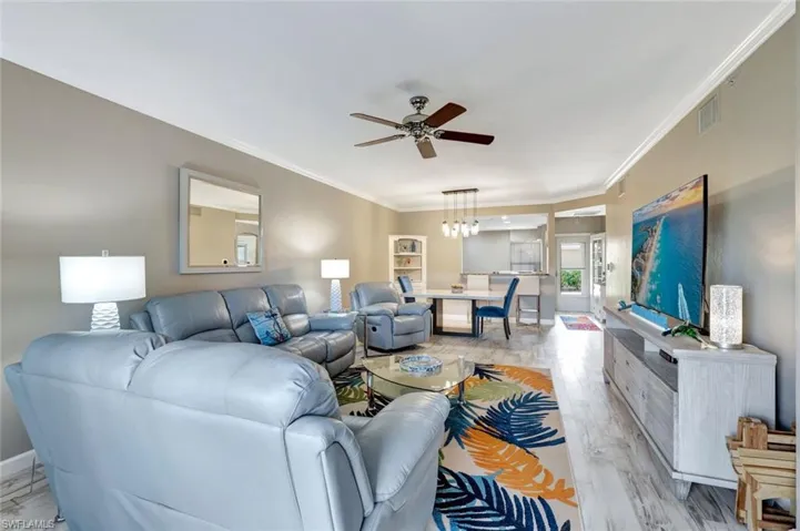3015  Horizon  LN, Naples, FL 34109