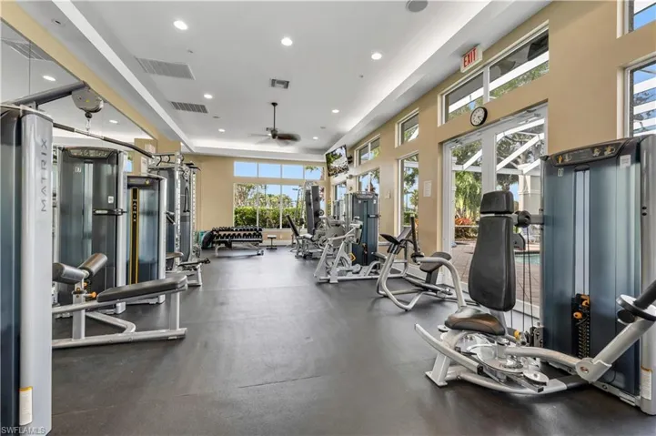 3015  Horizon  LN, Naples, FL 34109