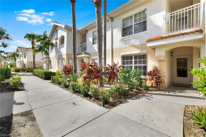 3015  Horizon  LN, Naples, FL 34109