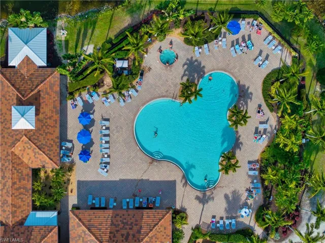 3015  Horizon  LN, Naples, FL 34109