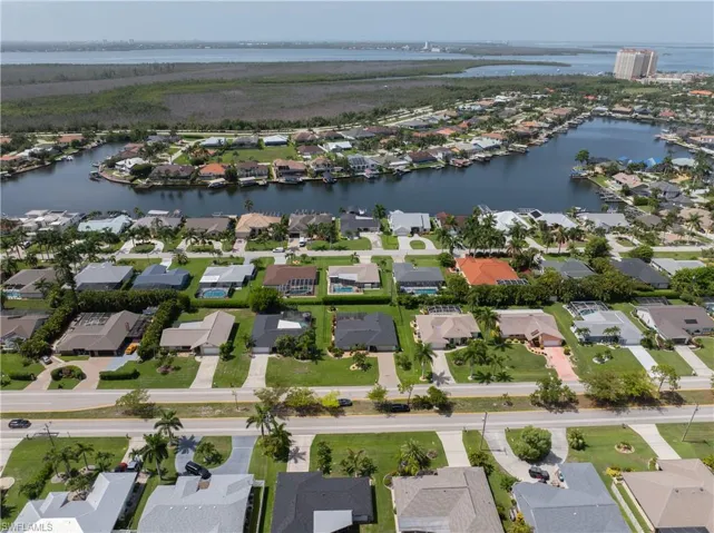 818 El Dorado Pkwy W, Cape Coral, Florida 33914