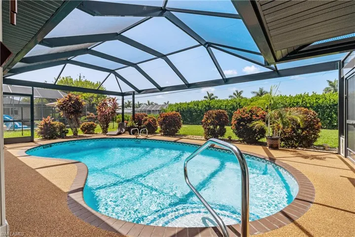 818 El Dorado Pkwy W, Cape Coral, Florida 33914