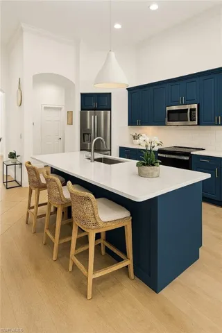 VIRTUALLY RENOVATED TO SHOW OPTION
