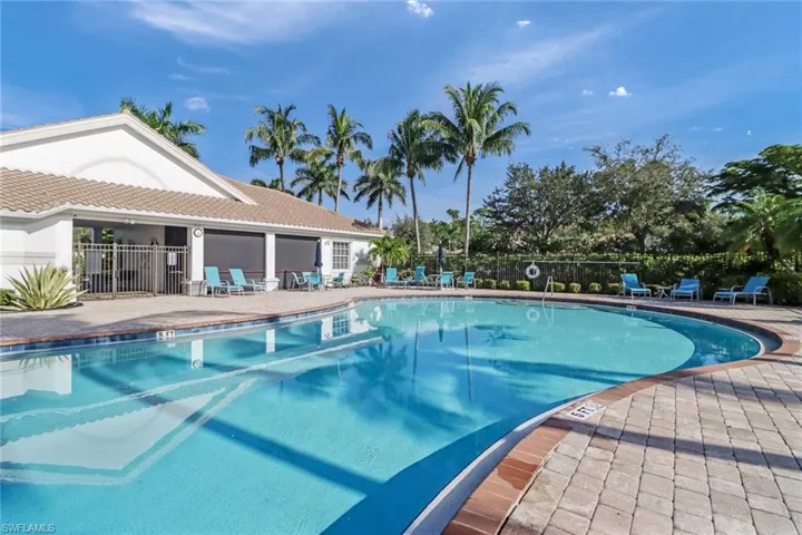 15533  Vallecas  LN, Naples, FL 34110