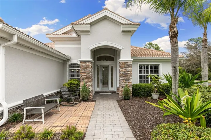 15533  Vallecas  LN, Naples, FL 34110