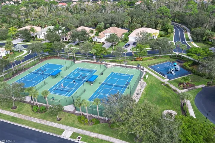 15533  Vallecas  LN, Naples, FL 34110