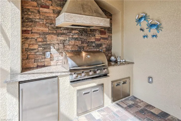 9215 Veneto Ln, Naples, Florida 34113