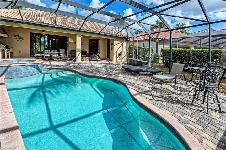 9215 Veneto Ln, Naples, Florida 34113
