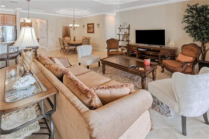 9215 Veneto Ln, Naples, Florida 34113