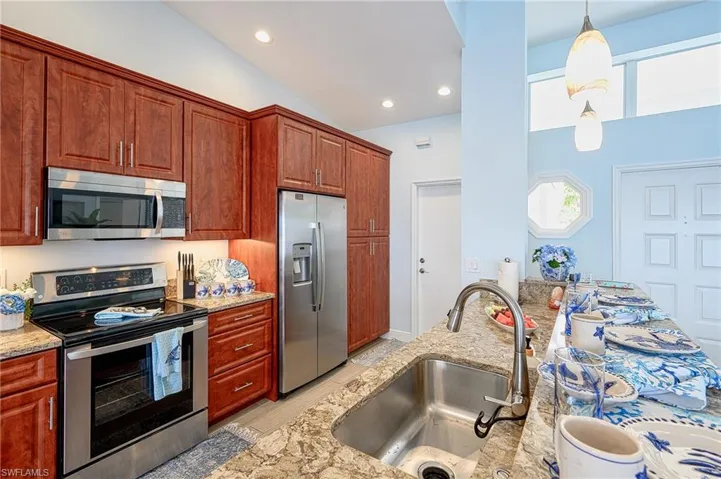 Well stocked kitchen!