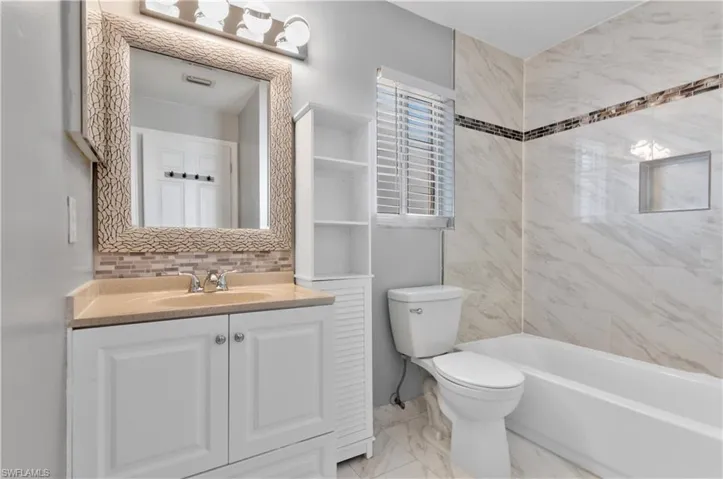 7750  Jewel  LN, Naples, FL 34109