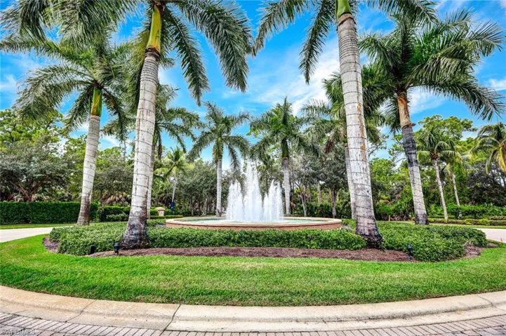 1778  Tarpon Bay S DR, Naples, FL 34119