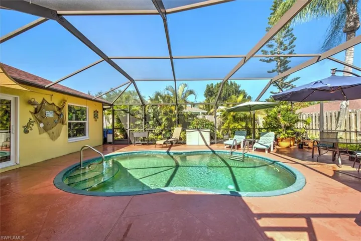 15627  Sunny Crest  LN, Fort Myers, FL 33905