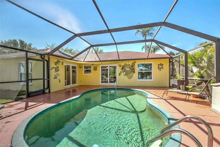 15627  Sunny Crest  LN, Fort Myers, FL 33905