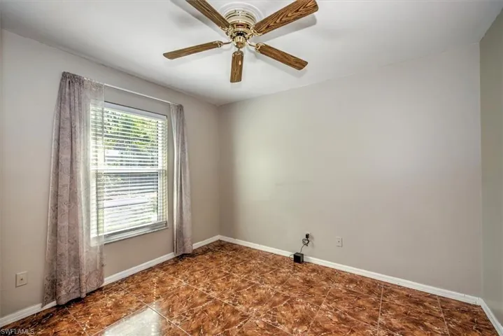 15627  Sunny Crest  LN, Fort Myers, FL 33905