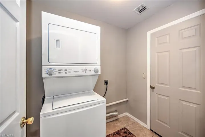 15627  Sunny Crest  LN, Fort Myers, FL 33905