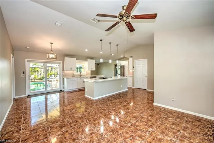 15627  Sunny Crest  LN, Fort Myers, FL 33905