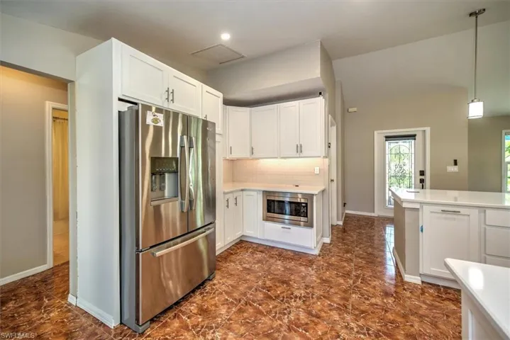 15627  Sunny Crest  LN, Fort Myers, FL 33905