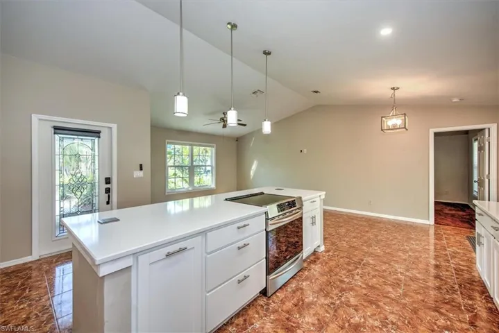 15627  Sunny Crest  LN, Fort Myers, FL 33905