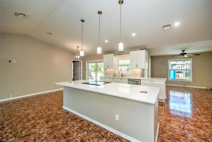 15627  Sunny Crest  LN, Fort Myers, FL 33905