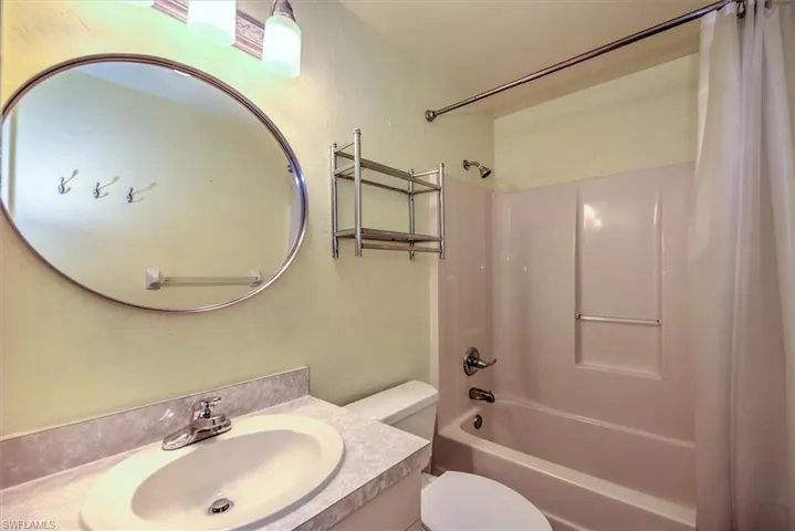 15627  Sunny Crest  LN, Fort Myers, FL 33905