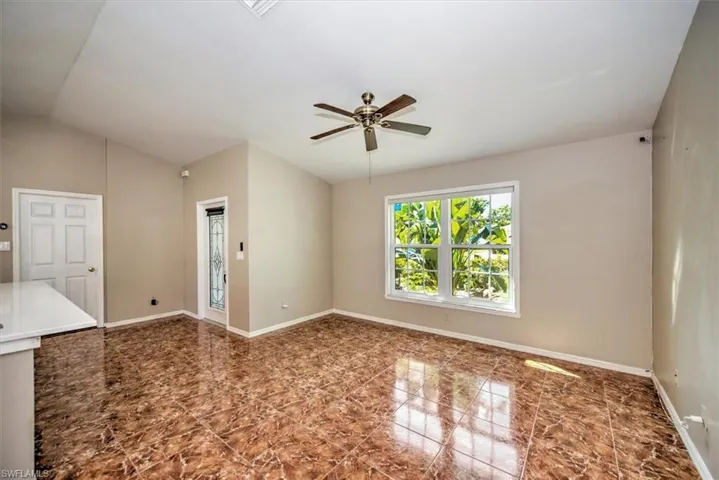 15627  Sunny Crest  LN, Fort Myers, FL 33905