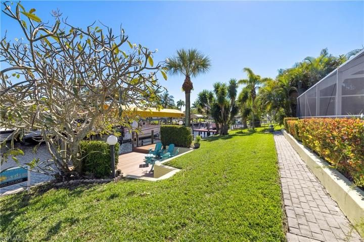 3113 SE 18th AVE, CAPE CORAL FL 33904