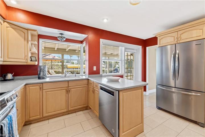 3113 SE 18th AVE, CAPE CORAL FL 33904