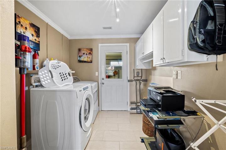 3113 SE 18th AVE, CAPE CORAL FL 33904