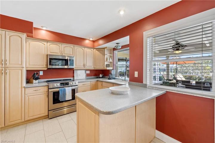 3113 SE 18th AVE, CAPE CORAL FL 33904