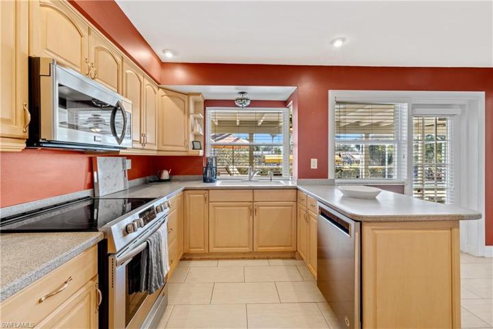 3113 SE 18th AVE, CAPE CORAL FL 33904