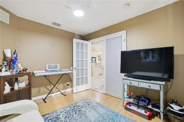 1112 Sw 9th Ct, Cape Coral, Florida 33991