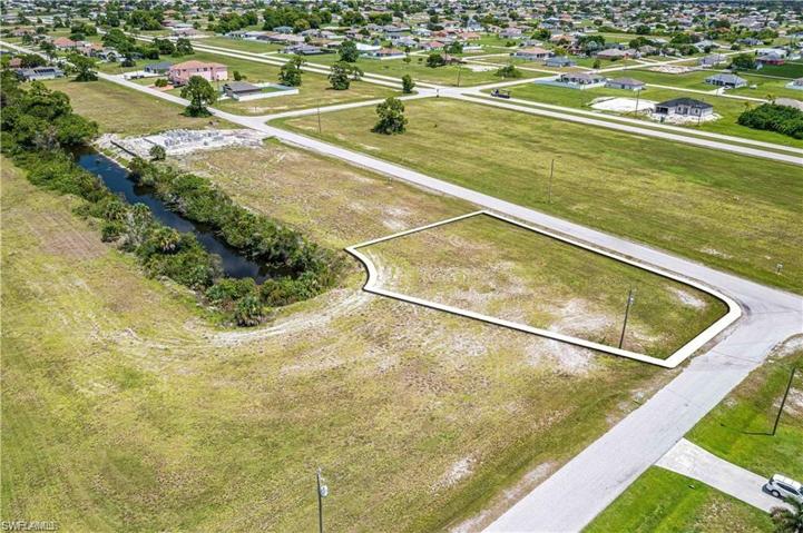 1200 NW 16th PL, CAPE CORAL FL 33993
