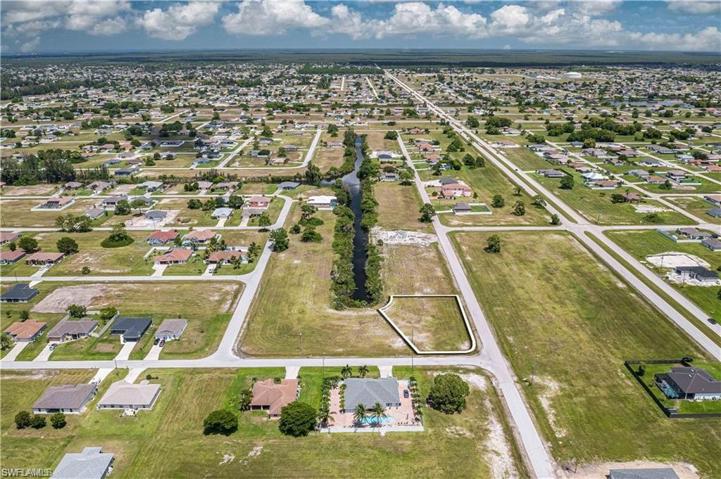 1200 NW 16th PL, CAPE CORAL FL 33993