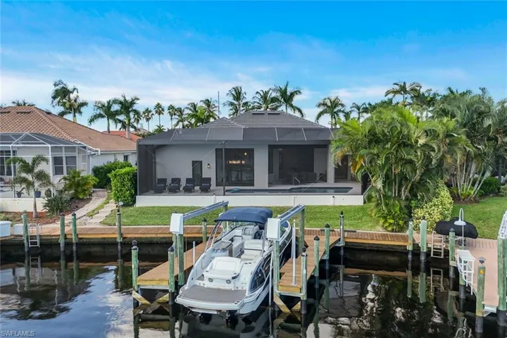 1812 Lagoon Ln, Cape Coral, Florida 33914