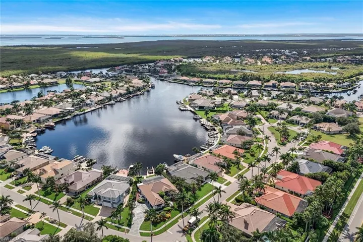 1812 Lagoon Ln, Cape Coral, Florida 33914