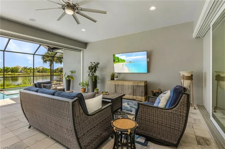 Lanai outdoor living