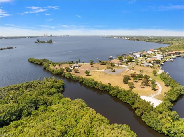 Yacht Club colony park