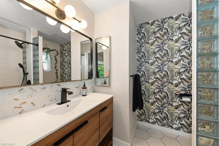 2431 N Westwood  DR, North Fort Myers, FL 33917