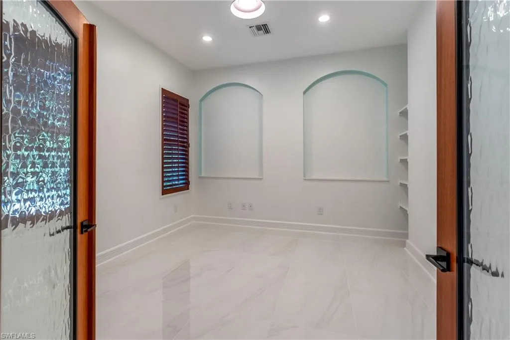 1160 8th ST, Naples, FL 34102,224102380