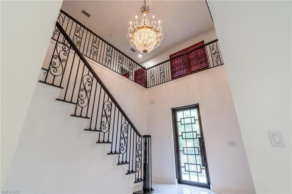 1160 8th ST, Naples, FL 34102,224102380