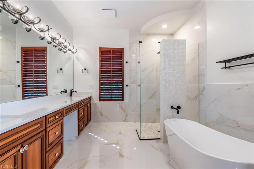 1160 8th ST, Naples, FL 34102,224102380