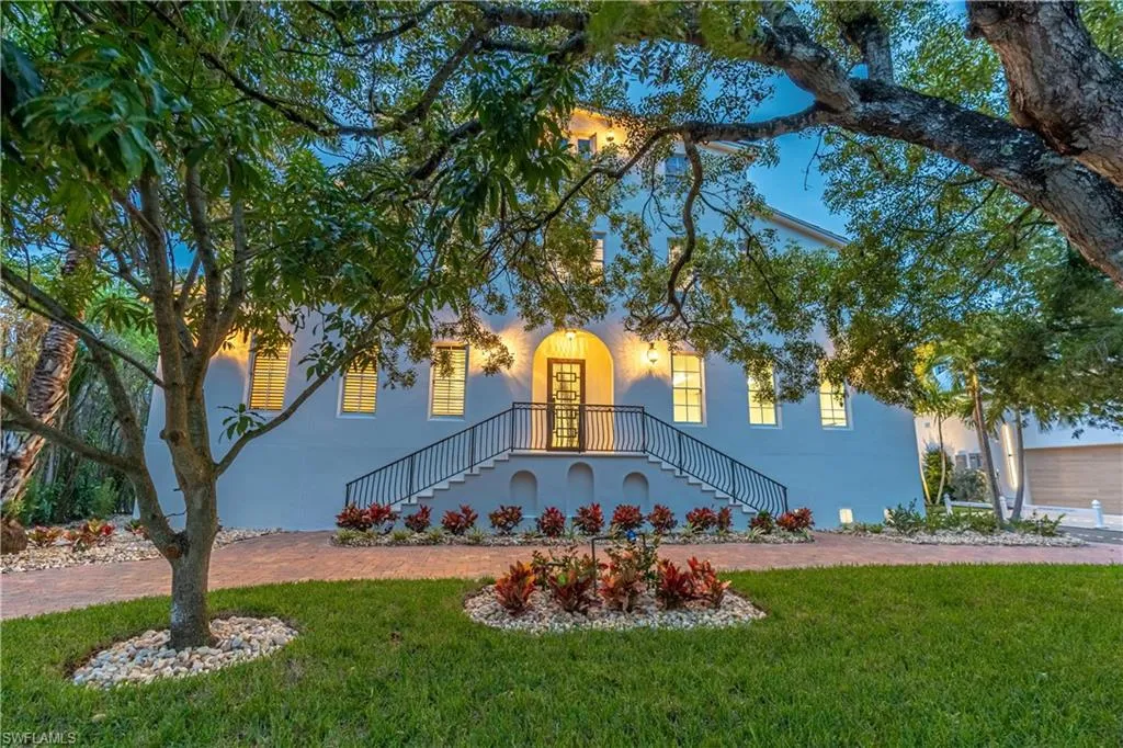 1160 8th ST, Naples, FL 34102,224102380