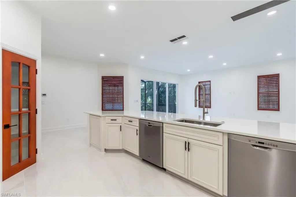 1160 8th ST, Naples, FL 34102,224102380