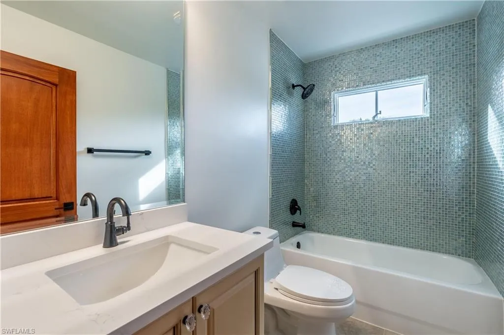 1160 8th ST, Naples, FL 34102,224102380