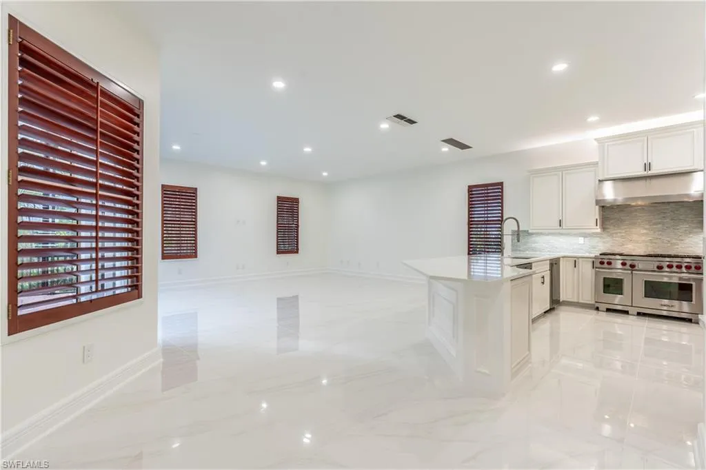 1160 8th ST, Naples, FL 34102,224102380