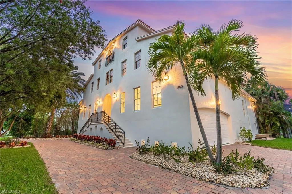 1160 8th ST, Naples, FL 34102,224102380